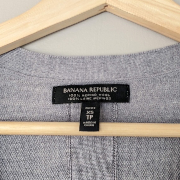 100% merino wool grey Banana Republic XSP cardigan - Picture 7 of 8